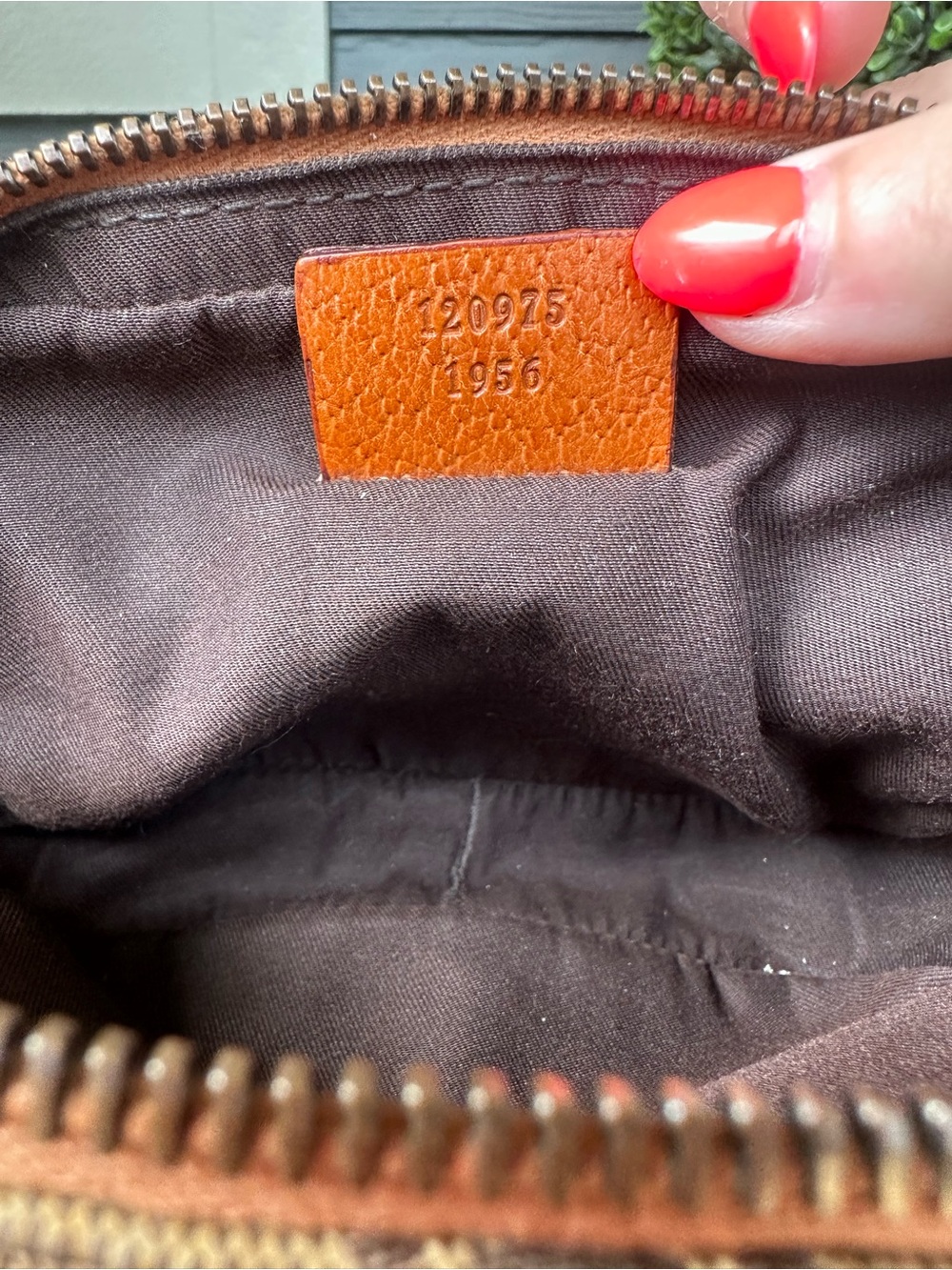 Mini Gucci Crossbody - Picture 12 of 12